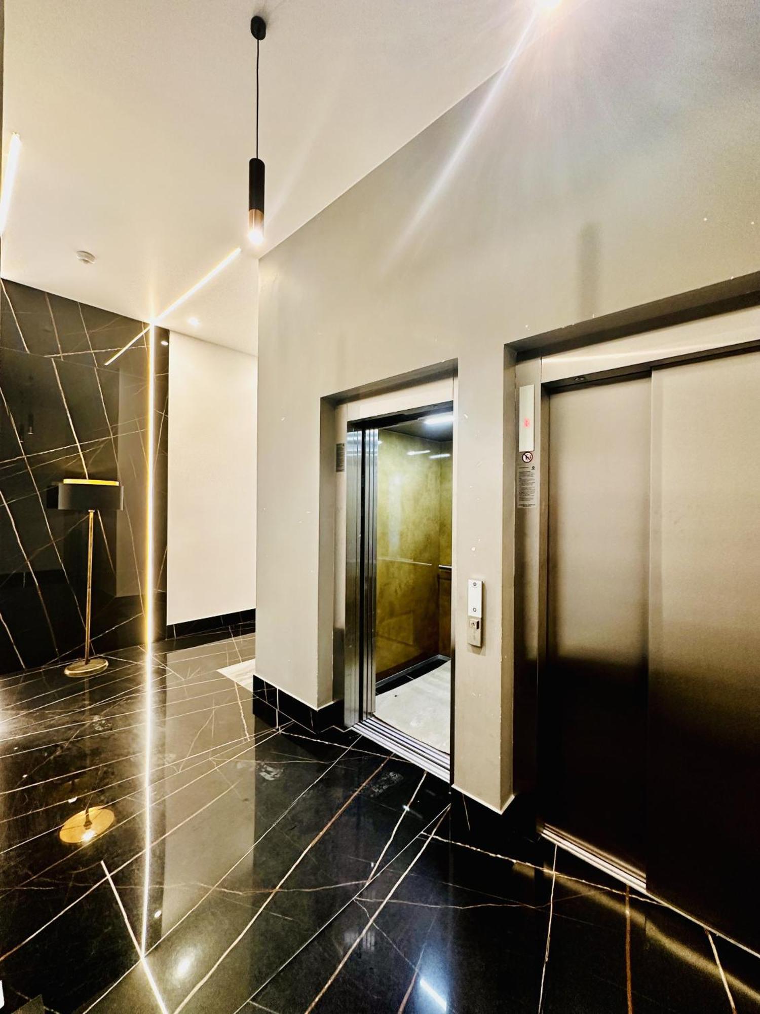 Sky Garden Panoramic View Apartment Bucharest Exterior photo